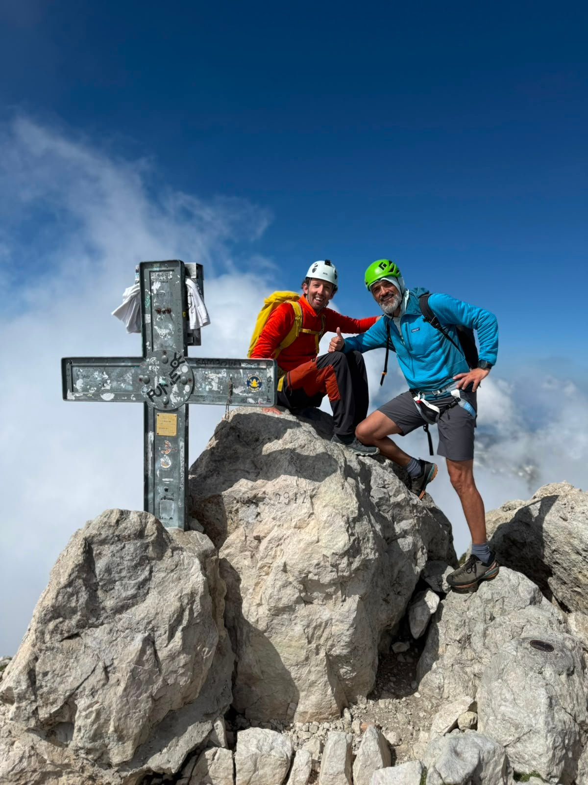 In vetta al Corno Grande, 2912 metri