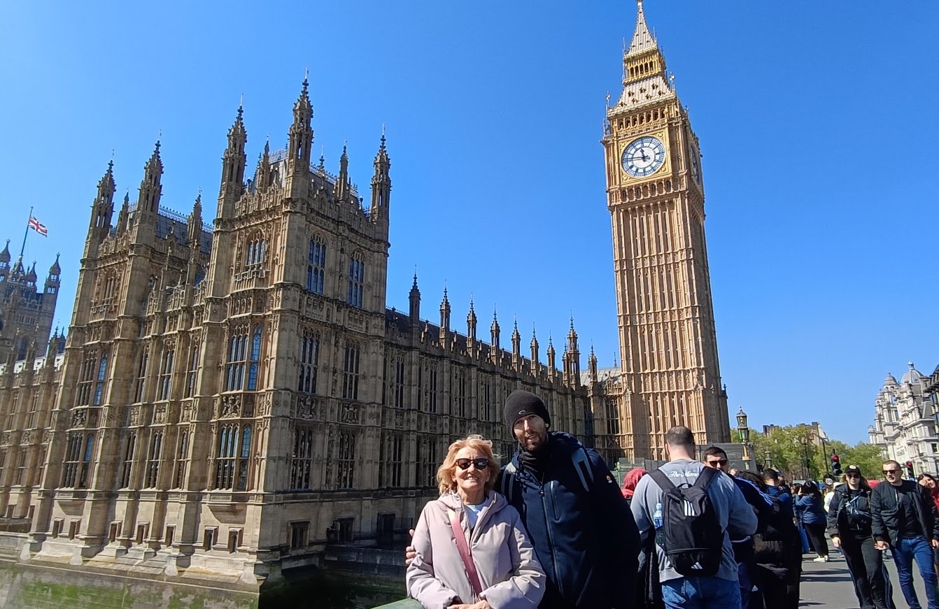 Federico e sua madre davanti al Big Ben
